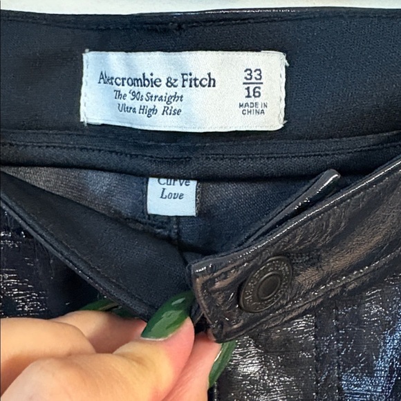 BNWT Abercrombie & Fitch The 90s Straight Ultra High Rise Faux leather Pants 33 - Picture 3 of 6